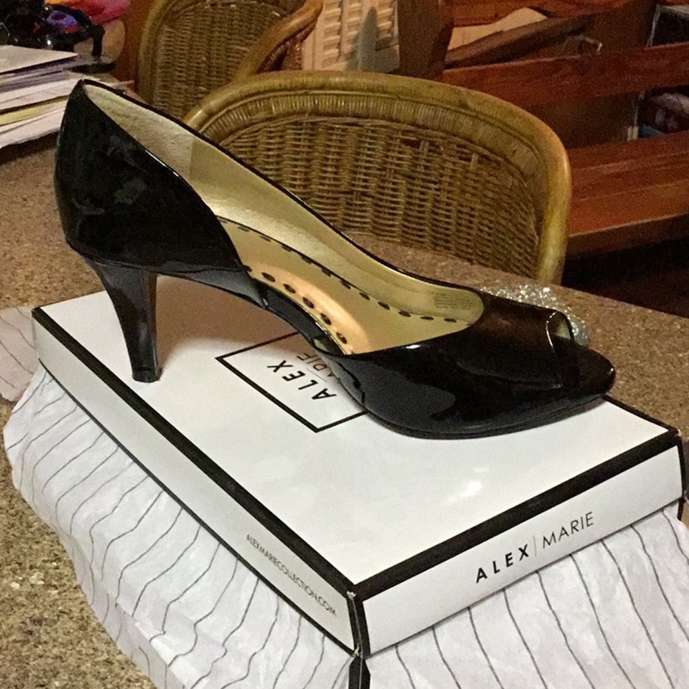 Shoes - Picture 2 of 3